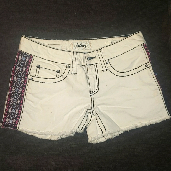 Daytrip Capricorn shorts - Picture 1 of 4